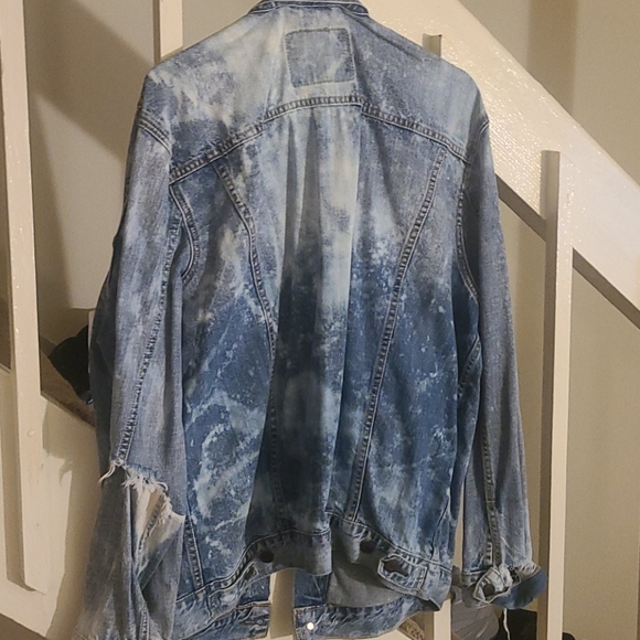 Custom Levi military patch denim jacket - Picture 4 of 4